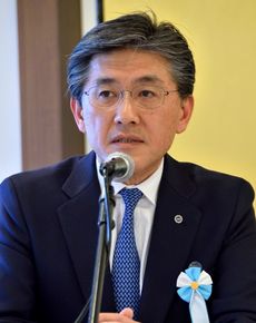相原氏